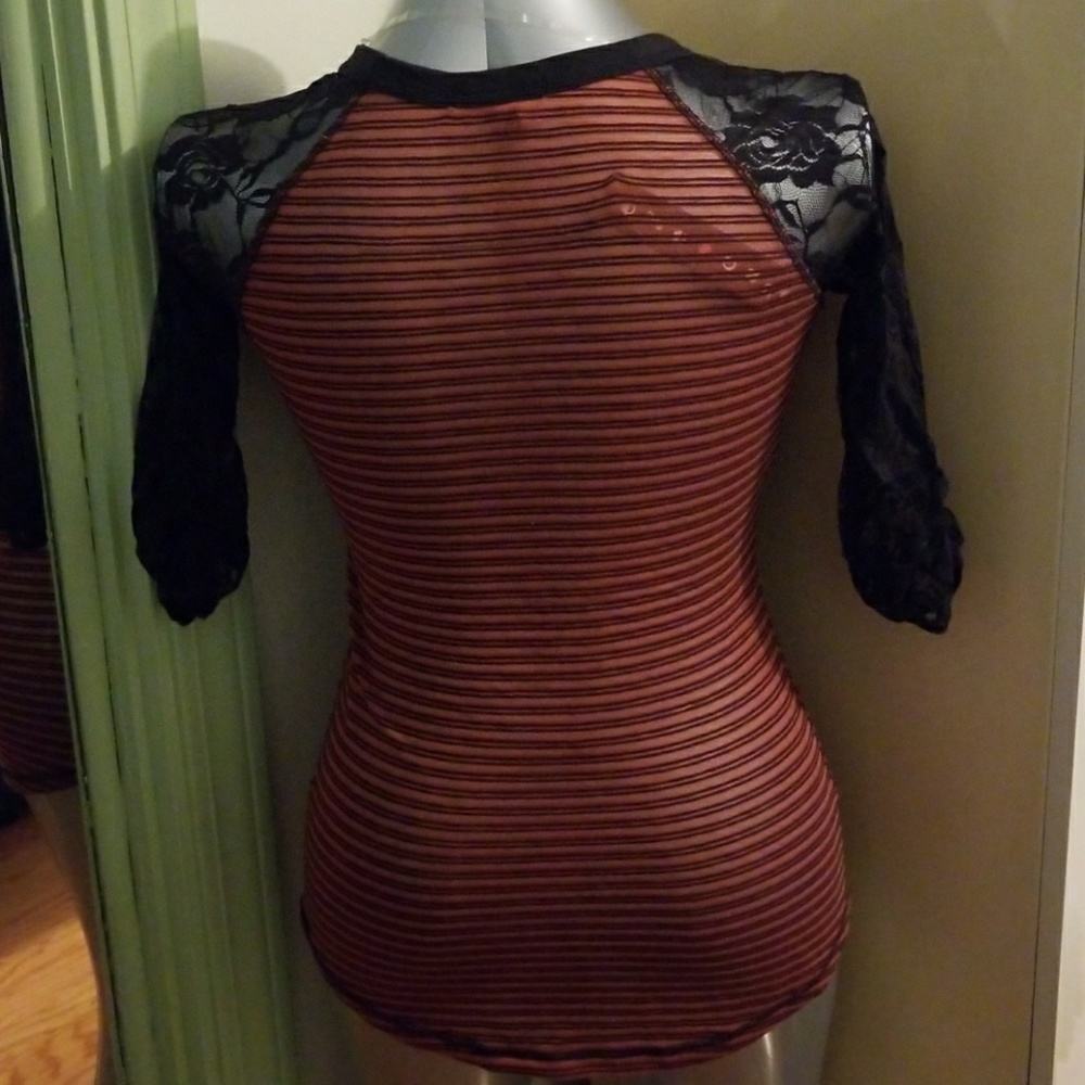 Top - Picture 2 of 4